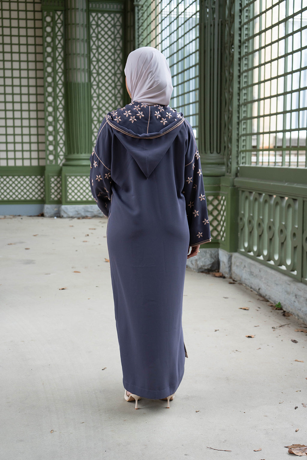 Jellaba Fleurs Élégantes - Kan Ya Makan