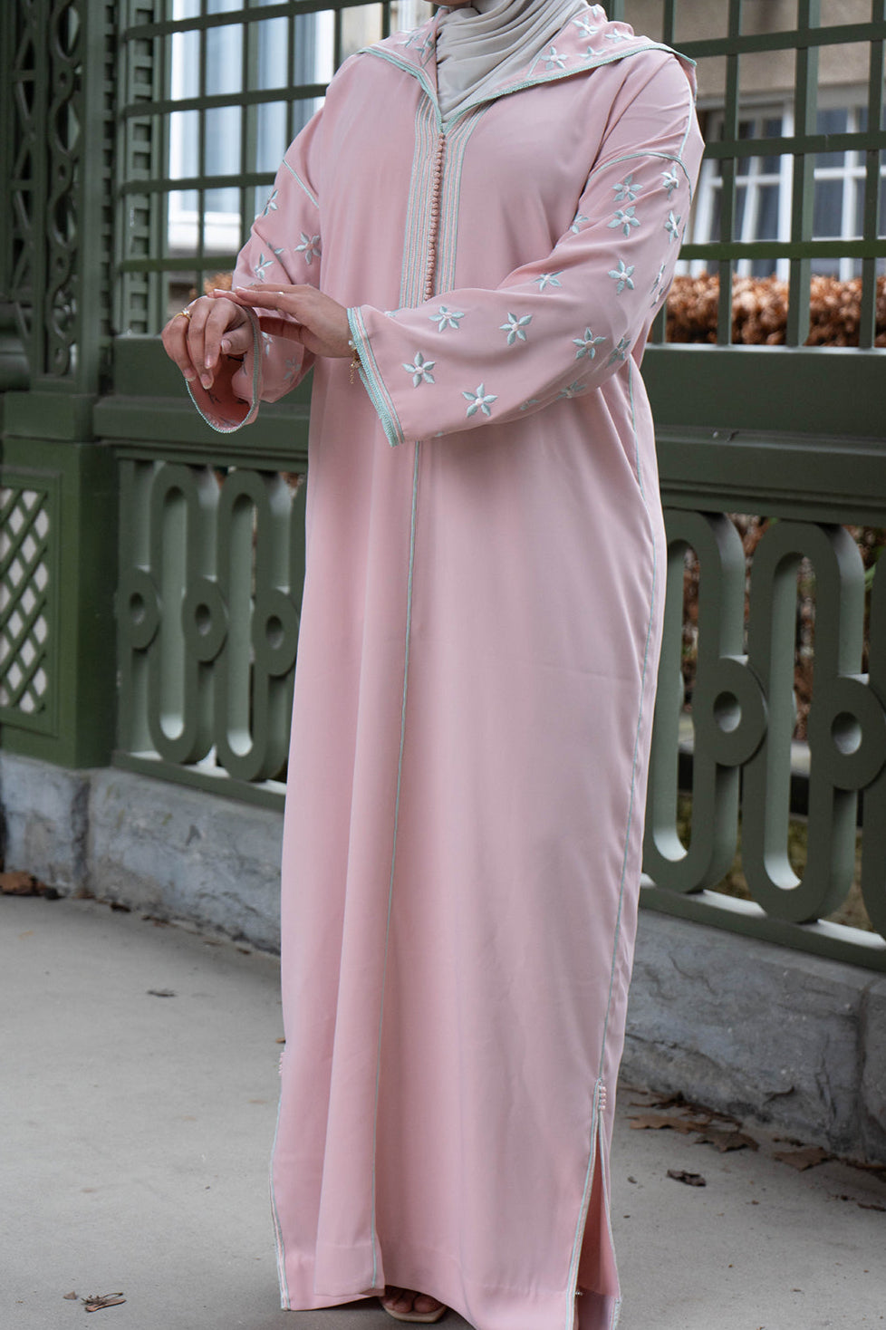 Jellaba Fleurs Élégantes - Kan Ya Makan