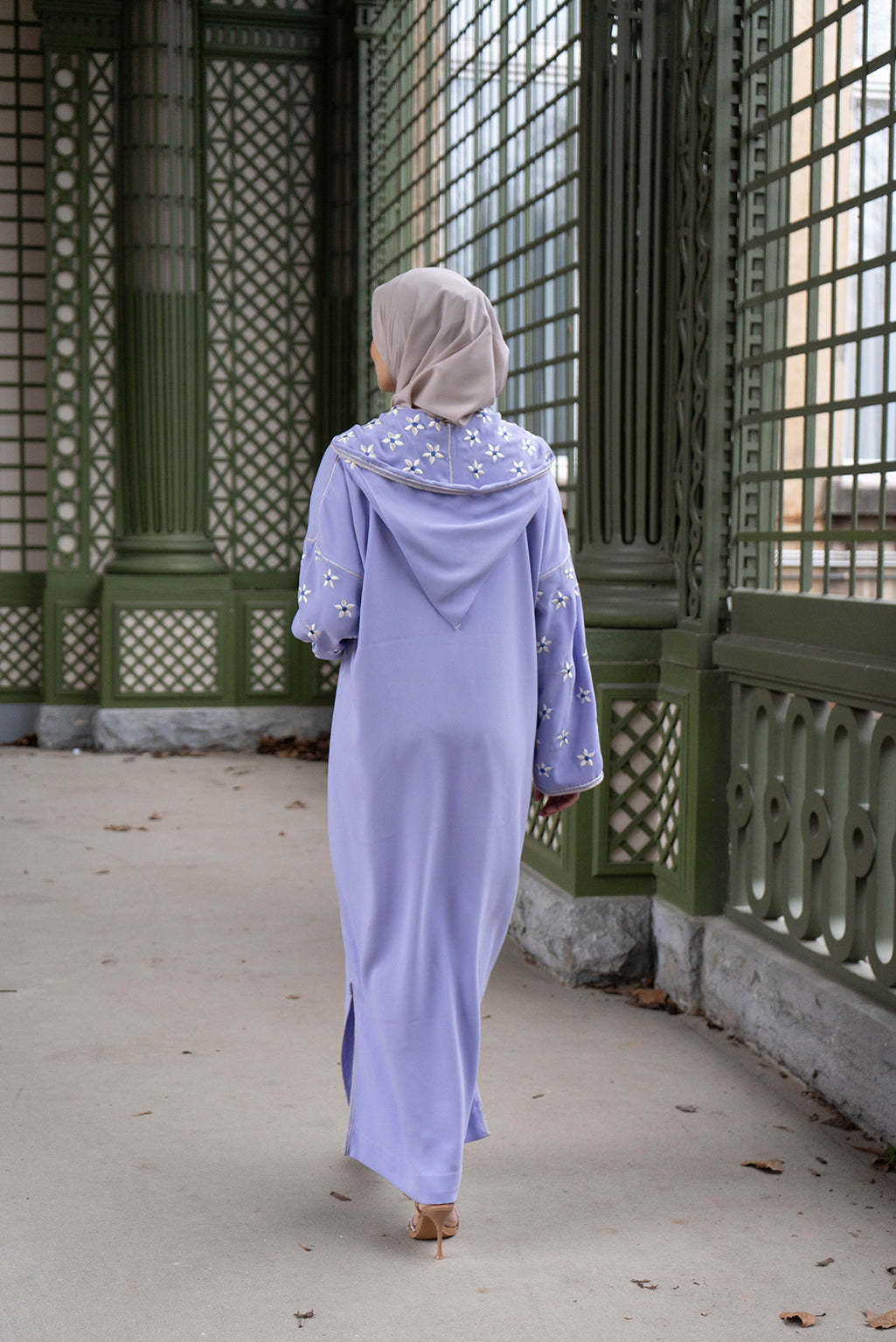 Jellaba Fleurs Élégantes - Kan Ya Makan