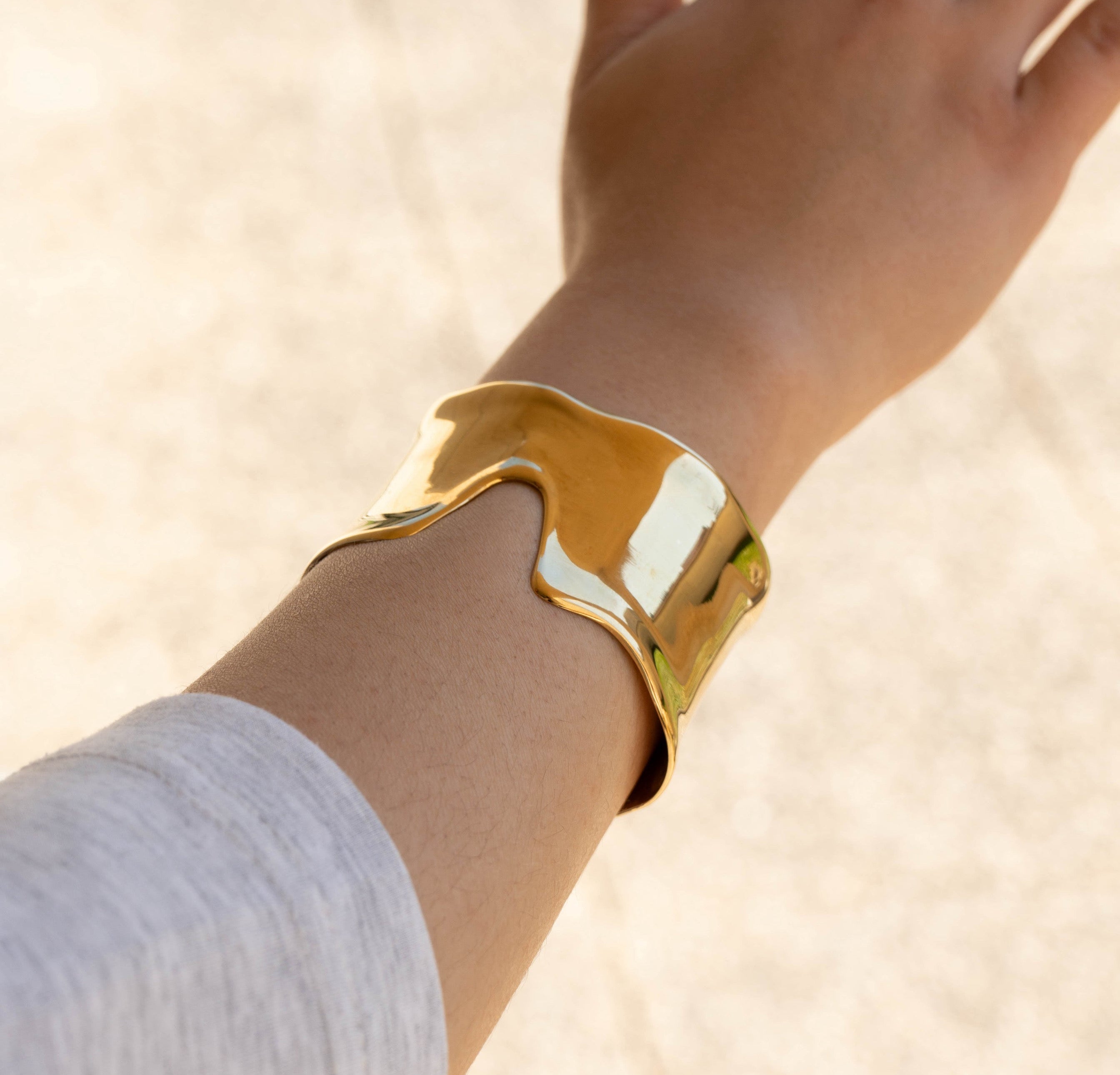 Armel - Bracelet doré Sculptural - Kan Ya Makan